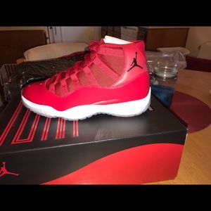 Jordan 11 red